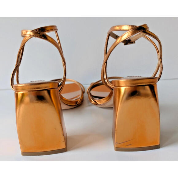Badgley Mischka Ivanka Gold Strappy Heels Sz 6~ 3.5" Block Heel Open Toe Club - Picture 7 of 9